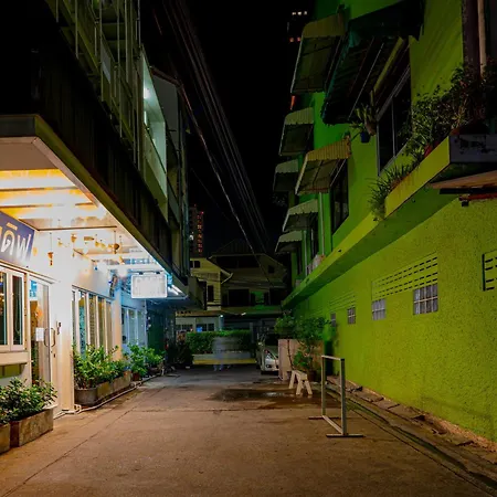Diff Hostel-3